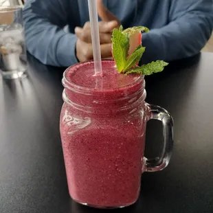 Tropical berry smoothie