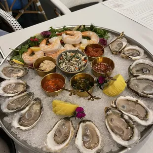 Single seafood tower