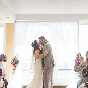 (Photo by Eddy Fong/Renai Photography) Here&apos;s the arch, there&apos;s a better photo already posted on this site. It&apos;s blown out but still pretty.