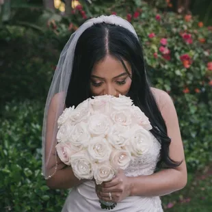 Beautiful bridal bouquet by Savannah Events.