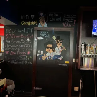 Chicago style pizza....Chicago Decor :)