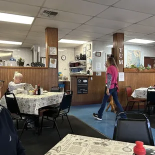 A friendly waitress, i think Reana!!