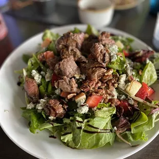 Salad with steak