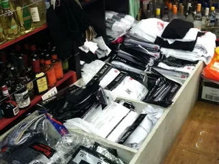 Dave's Grocery and Liquor