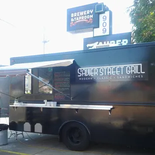 Savier Street Grill at Zaubers 5th Ave