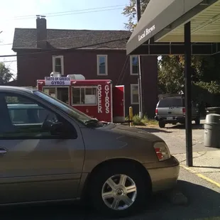 You can get gyros with your growl!!