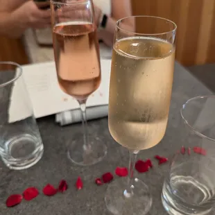 Champagne/sparkling rose