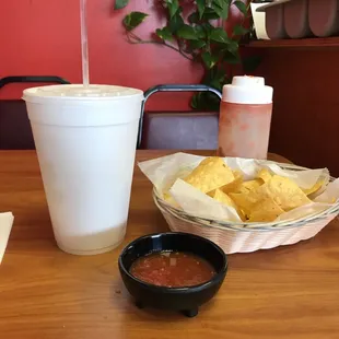 Big cup of horchata w chips and salsa