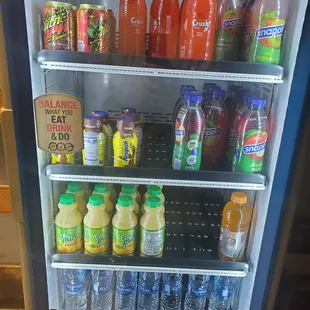 Drinks to choose from. They have fountain drinks also.