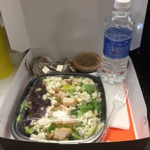 That's an Awesome Savory Moments box lunch today! Thank you guys !