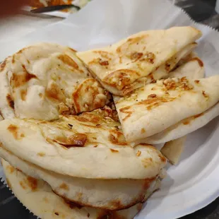 Garlic naan (order of 4)