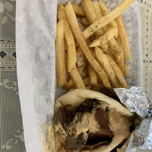 Gyro basket (no veggies with &quot;chef&quot; sauce