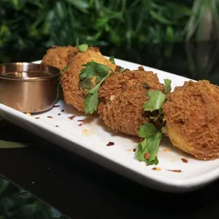 Hush puppies