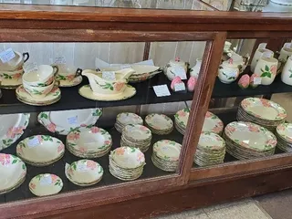 Oliver-Hardin Antiques & More