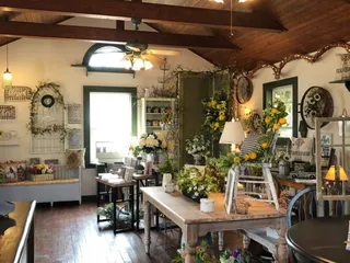 Country Cottage Primitive