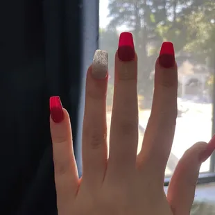 Poorly shaped nails, see through, bad quality