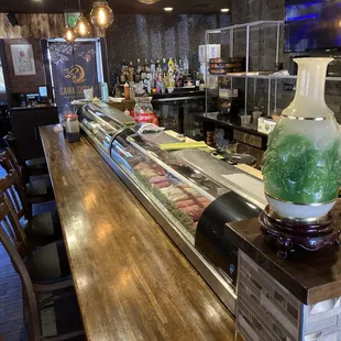 sushi and sashimi, interior