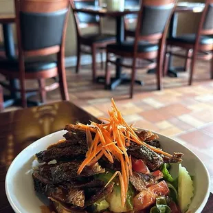 Spicy salmon skin salad