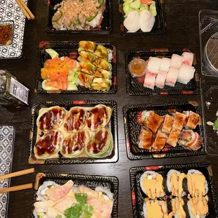 Top left: Jackpot roll+ sashimi, below that Sweet Dreams (L) Red Sea (R), Evergreen (L), Crazy Love (R), New Sawara (L), Pina colorado (R)