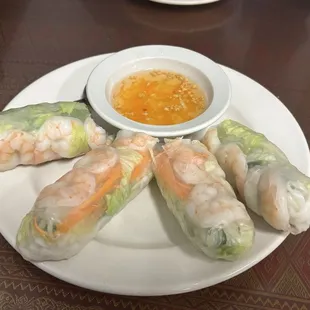 Fresh Rolls w/ shrimp &amp; it&apos;s sweet sauce