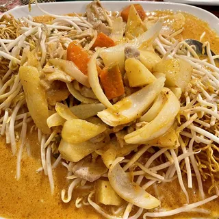 Crispy Noodle Curry