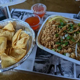 Pad Thai and cream cheese wontons..so good