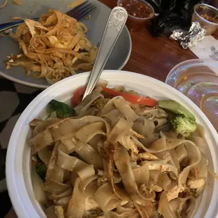 Drunken noodles with chicken