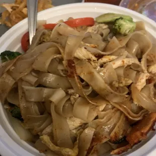 Drunken noodles with chicken