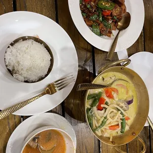I order 21. Tom-Yum Soup, 50. Green Curry, and 34. Ga Pow Crispy Pork.