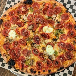 Lobo from Hawt Pizza | Instagram: @telephonesmoothie