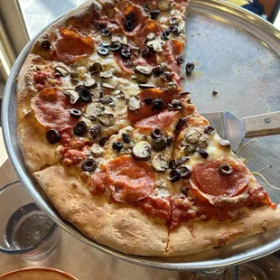 Any pizza here is crispy, fresh, moist perfection.