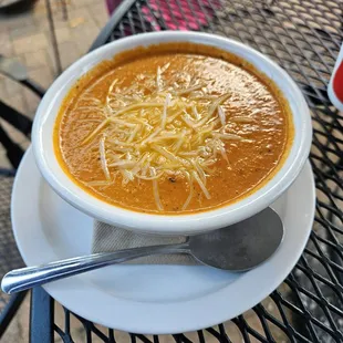 Tomato bisque, served with oyster crackers