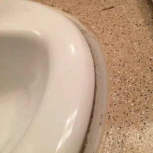 Think we can paint the rest of the counter top?