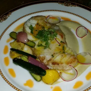 Sax Restaurant & Lounge