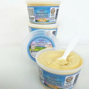 Saxon Creamery Snowfields with Riesling Wine Gourmet cheese spread.