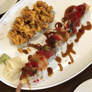 Popcorn lobster and the dynamite sushi. Super yummy!