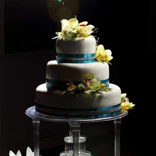 Lynn's floral touch made this homemade cake absolutely stunning!