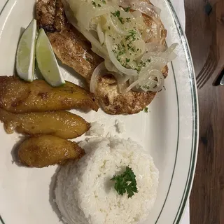 Medio Pollo Asado a La Brasa