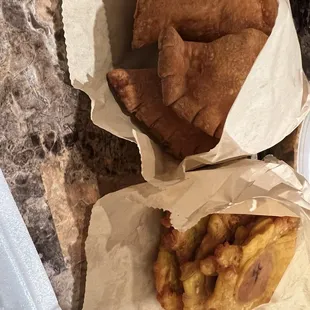 Trio de Empanadas, Tostones