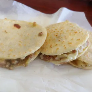 The carnitas gordita is phenomenal!