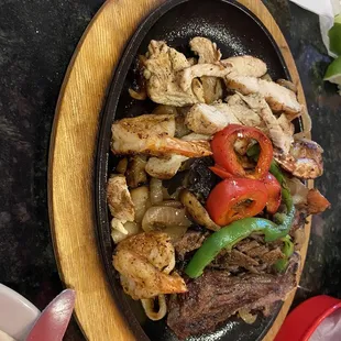 Fajitas mixed color shrimp n all the fixings. 22 bucks!!!