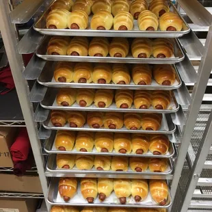 a rack of hotdog buns