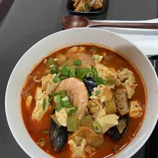 Spicy Seafood Noodles