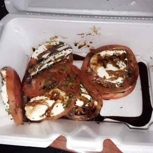 VERY POOR FOOD QUALITY,  PRESENTATION, AND CONCERN.