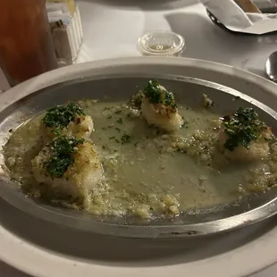 Scallops and lots of garlic
