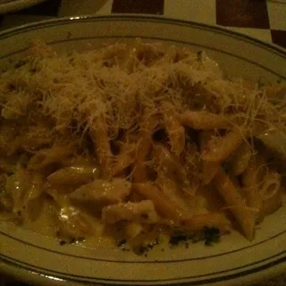 Fettuccine Alfredo with Chicken and Mushrooms