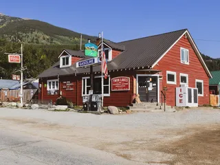 Twin Lakes General Store