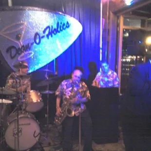 Sammy singing Mr. Bojangles with the Deanoholics band.