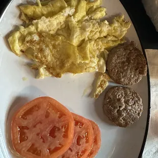 2 oil-laden scrambled eggs with sausage and frozen tomato ‍