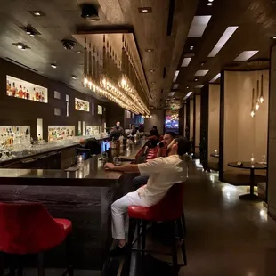 Entrance/Bar area